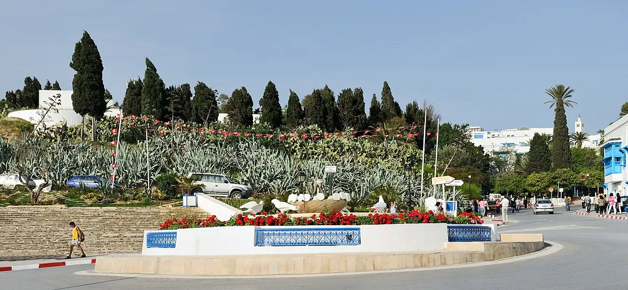 Tunisia, Sidi Bou Said: roundabout with fountain in 2010.
