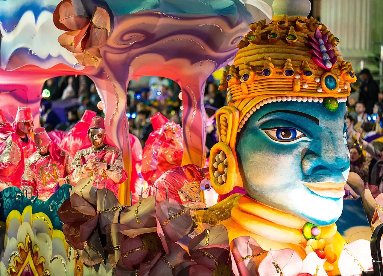 Mardi Gras parades and people