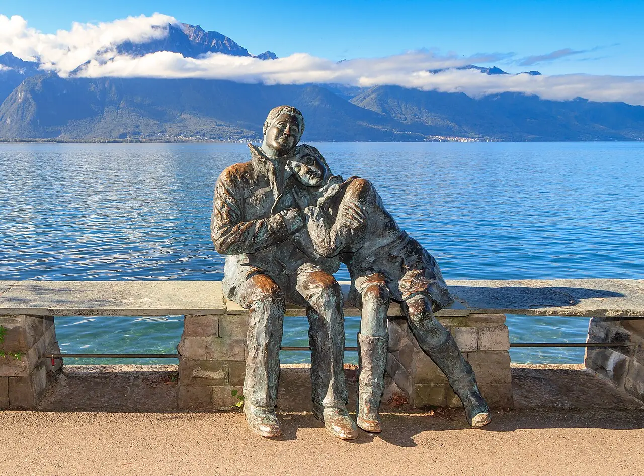 "Les Amoureux" by Michal (Michel Alexandre Neuwels), Prix du Public, Biennale Montreux 2017, Quai Ernest Ansermet, Montreux , Canton of Vaud
